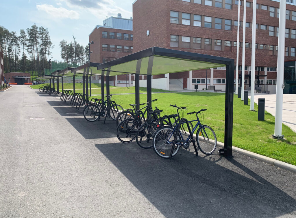 Pyöräkatos asennettuna